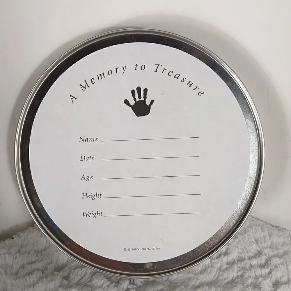Hallmark Handprint Tin Plaster Handprint Kit - Picture 2 of 5